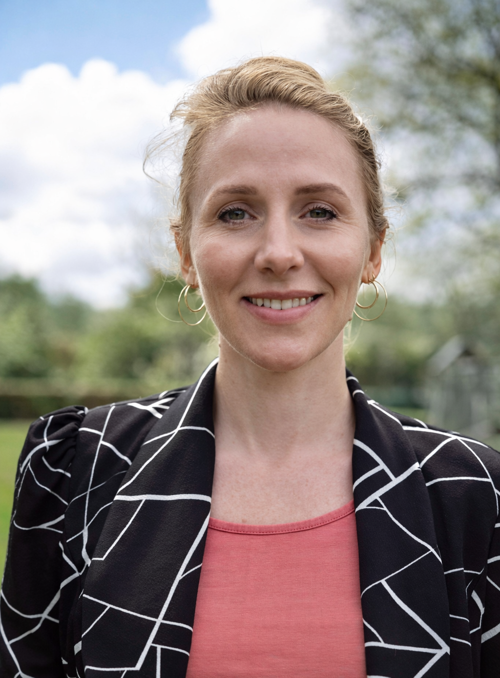 Photo of Lisa Bruton